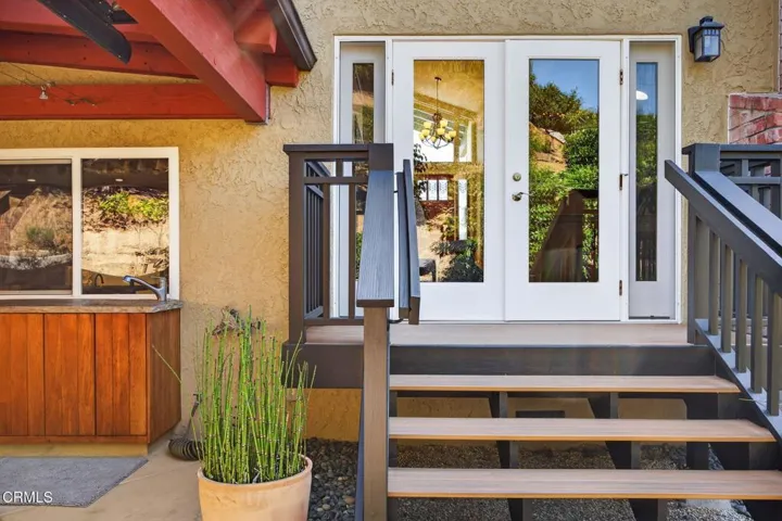 78-web-or-mls-UpmarketMedia-379McG-137