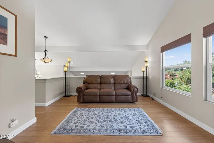 66-web-or-mls-UpmarketMedia-379McG-100