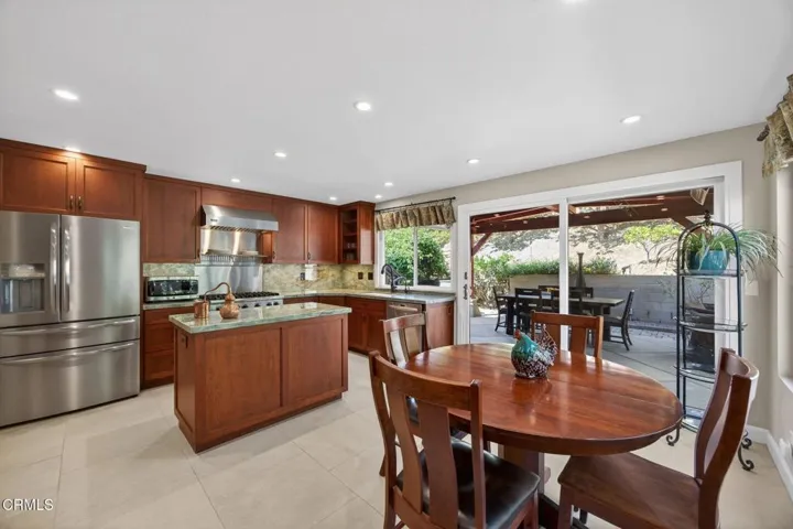 63-web-or-mls-UpmarketMedia-379McG-092