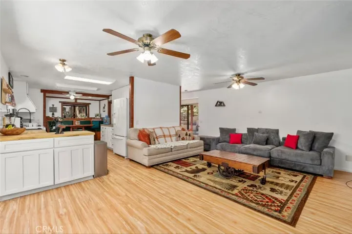 26249 Alpine, Twin Peaks, California 92391
