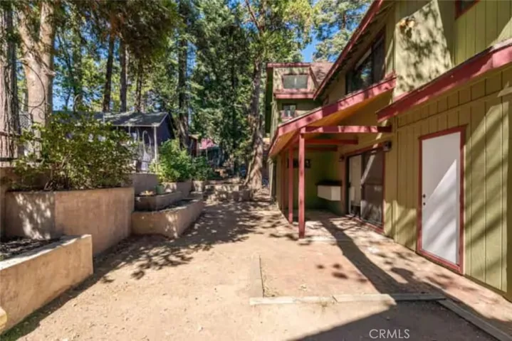 26249 Alpine, Twin Peaks, California 92391