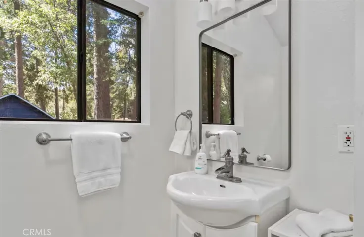 26249 Alpine, Twin Peaks, California 92391