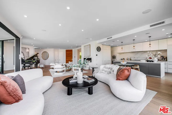 8545 Charl Lane, Los Angeles, California 90046