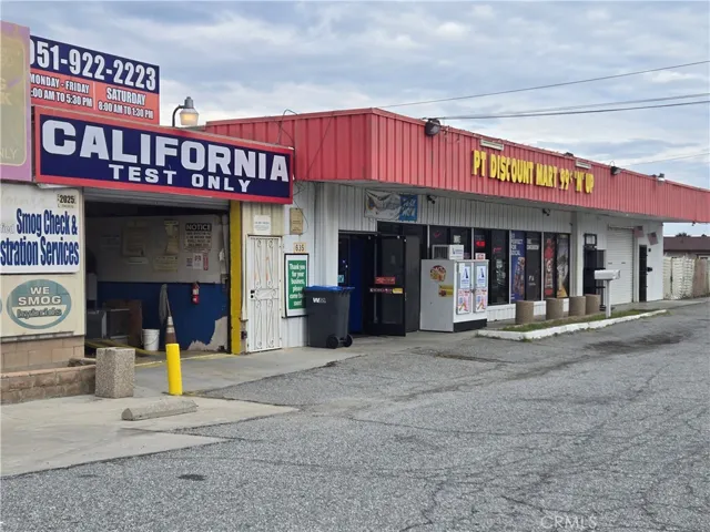Smog shop and market