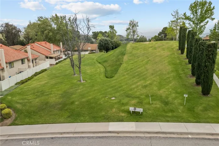HOA greenbelt