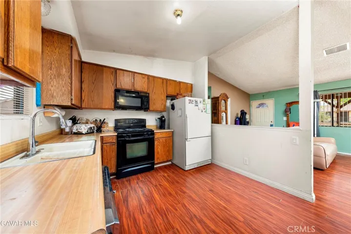 10731 E Avenue R2, Littlerock, California 93543 — photo 5