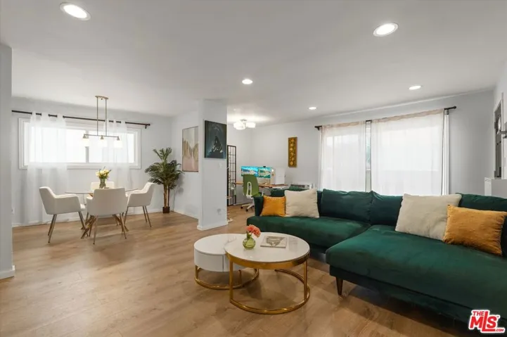 2852 Sawtelle Boulevard 12, Los Angeles, California 90064