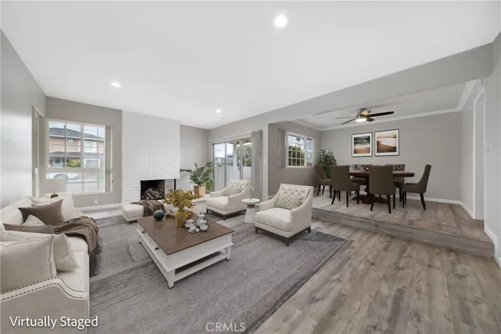 Family room/Dining room
