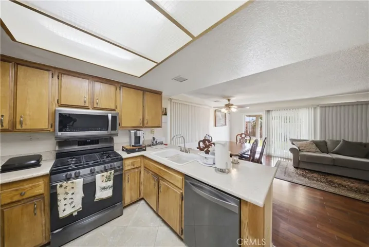1149 N Birch, Rialto, California 92376