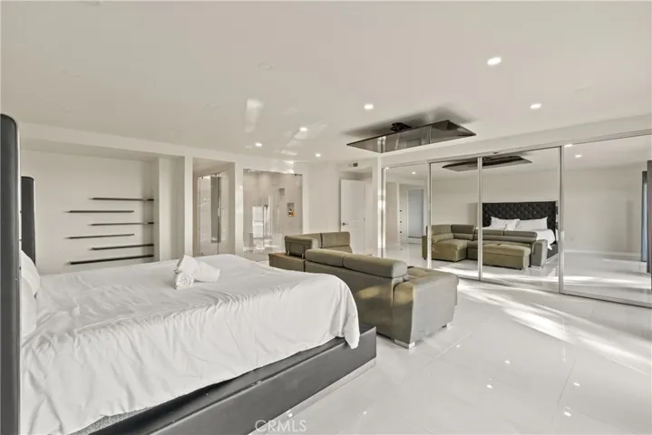 2nd - Primary Bedroom