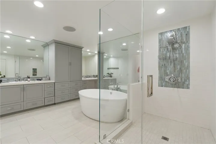 Primary - Ensuite