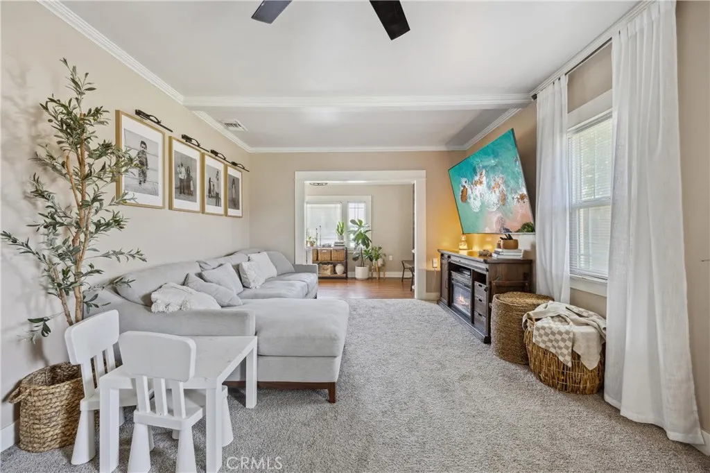 Dining Room/Living Room