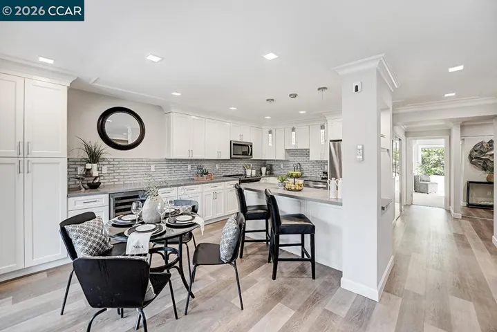 Island large enough for extra seating