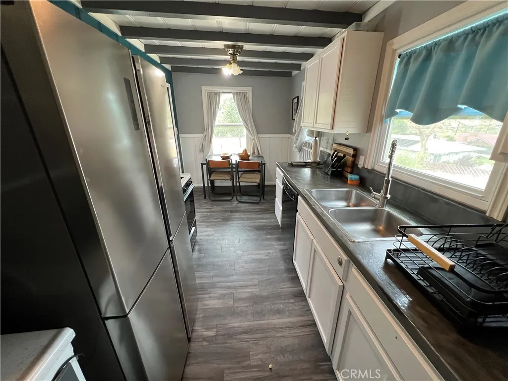 House 2 kitchen