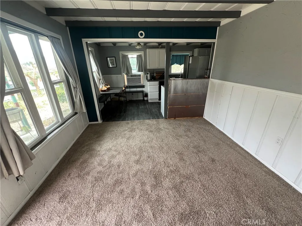Green 2 bed house with NEW Carprt