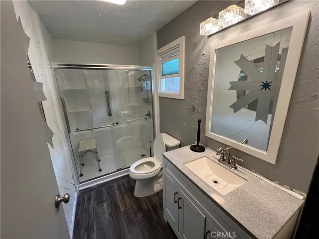 House 2 bathroom