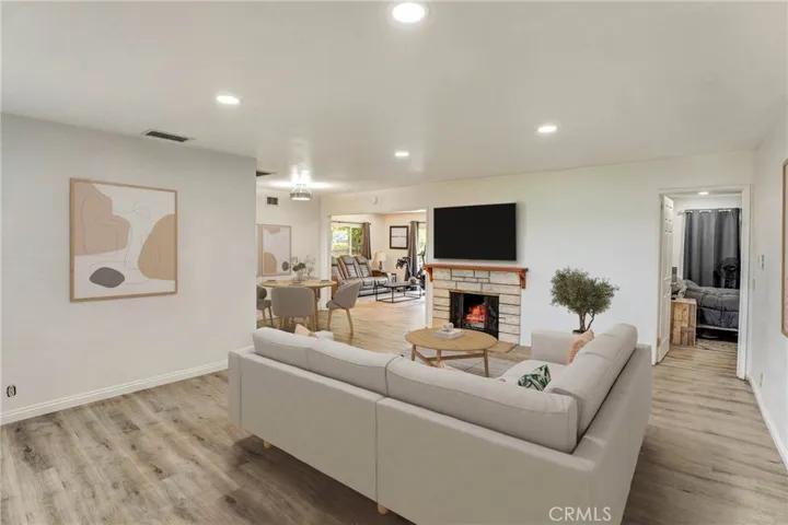Living and Dining room VR Staged
