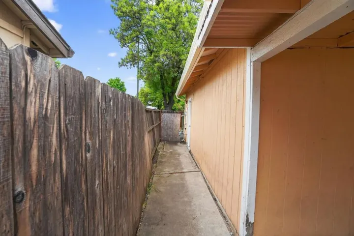 2524 Pemberton Court, Stockton, California 95210