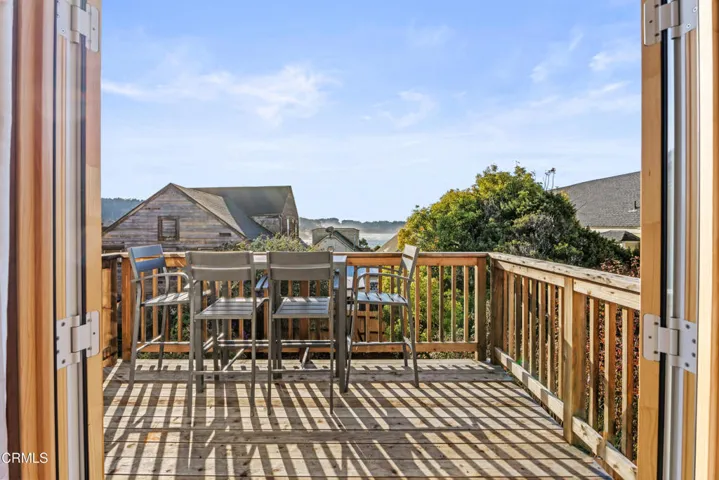 Residence Upper Deck