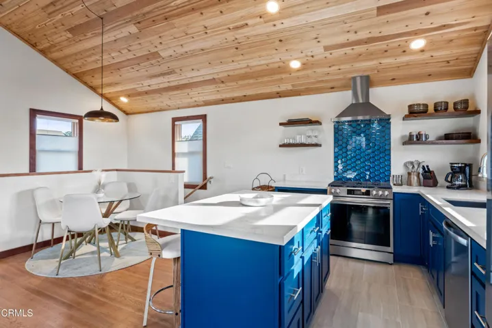 Residence Breakfast Bar & Dining