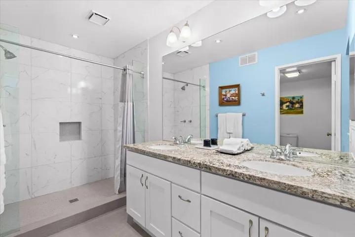 Updated en-suite!