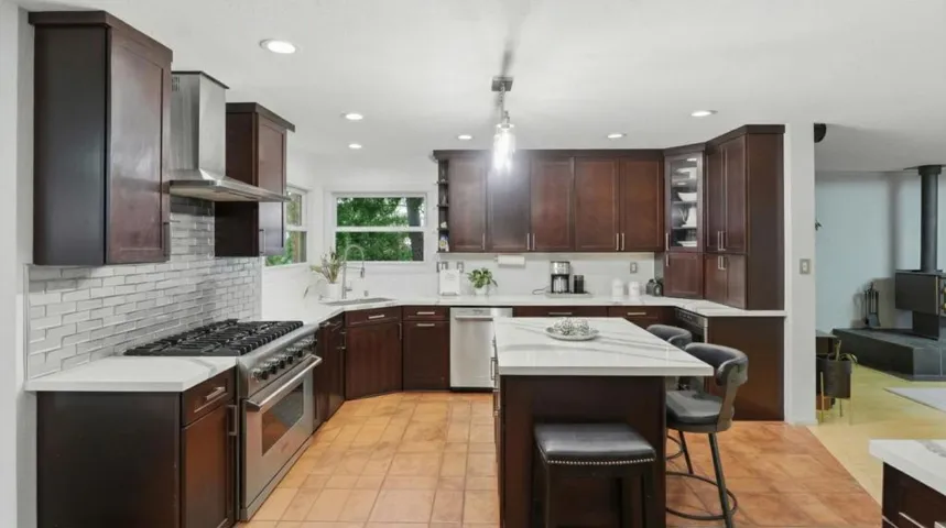 18453 Las Cumbres Road, Los Gatos, California 95033