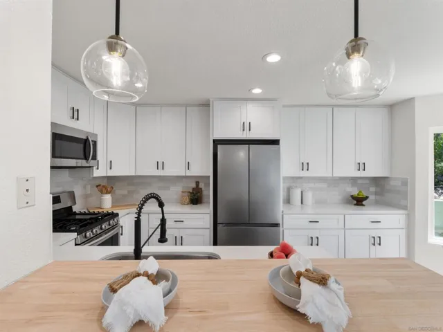 2277 Dunstan, Oceanside, California 92054