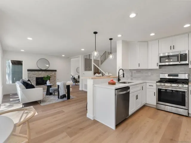 2277 Dunstan, Oceanside, California 92054