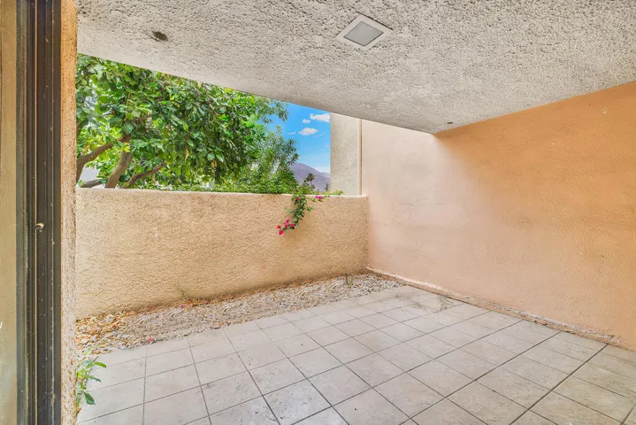 Second private patio