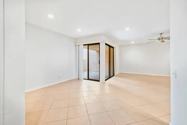 Spacious living room