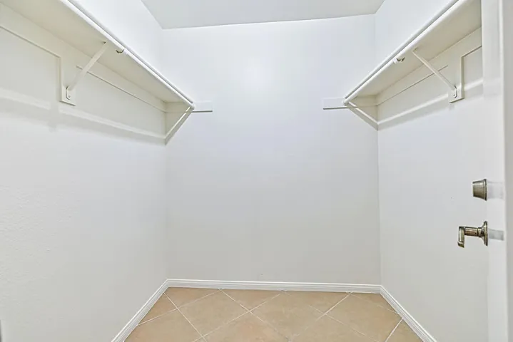 Walk in closet