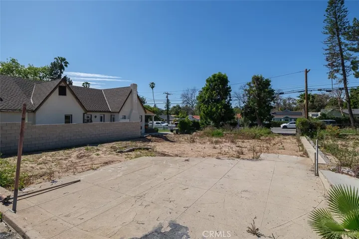 2034 El Molino, Altadena, California 91001