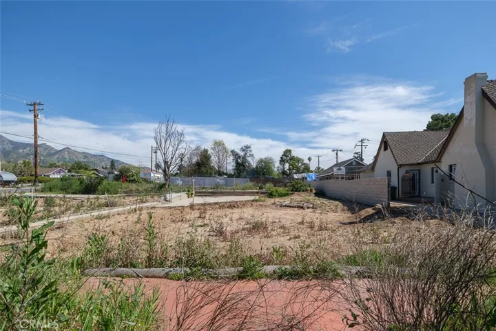 2034 El Molino, Altadena, California 91001