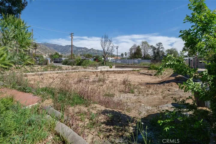 2034 El Molino, Altadena, California 91001