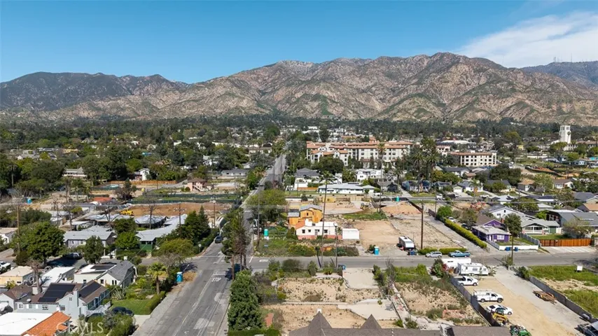 2034 El Molino, Altadena, California 91001