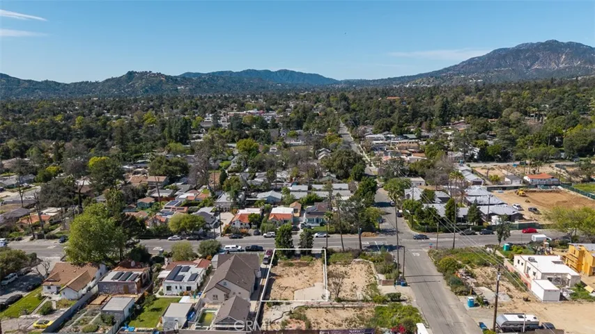 2034 El Molino, Altadena, California 91001