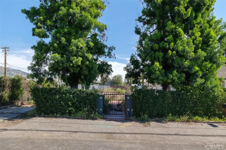 2034 El Molino, Altadena, California 91001