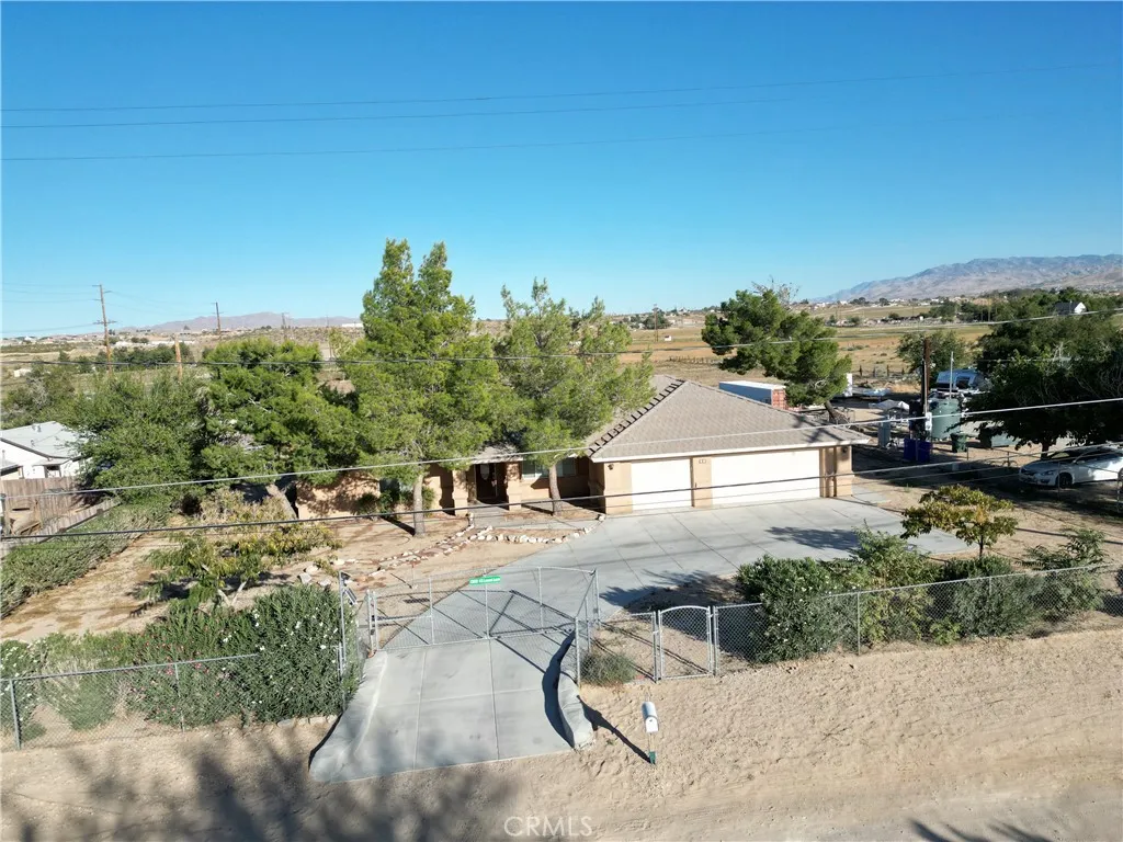 12033 Locust, Apple Valley, California 92308 — photo 4