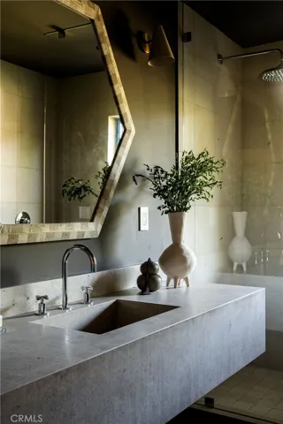 Downstairs guest bath