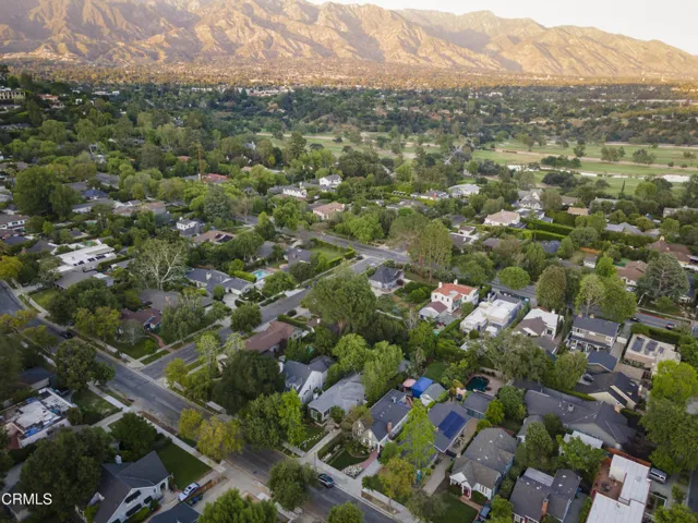 32__ErbeBlackham_1428_Ontario_Avenue_Cla
