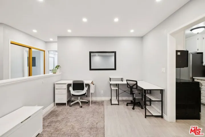 Dining/Office