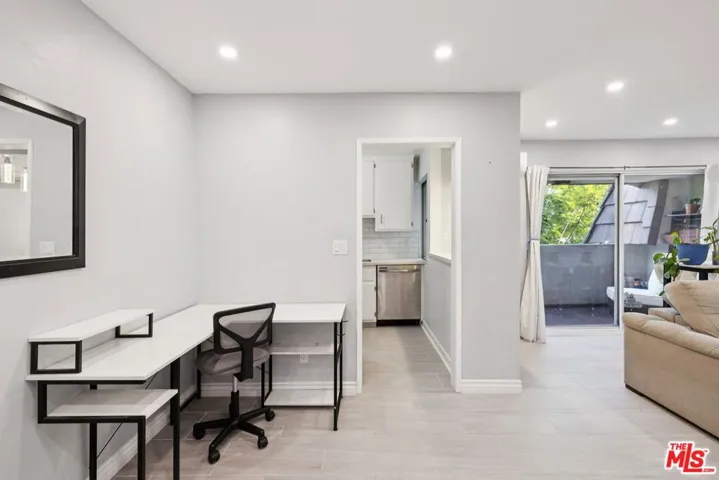 Dining/Office