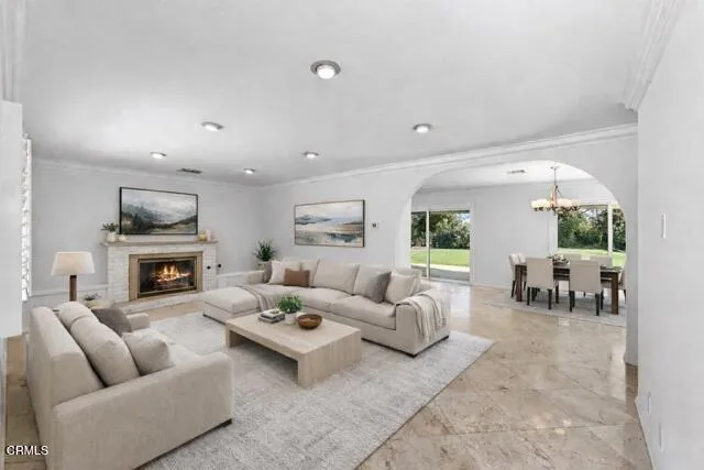 LIVING ROOM-VS