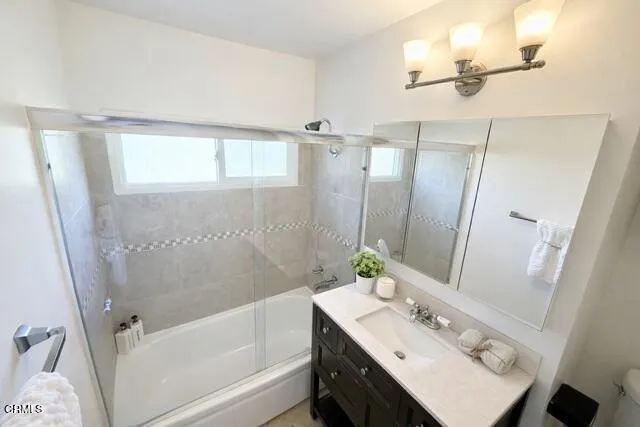 HALL FULL BATHROOM