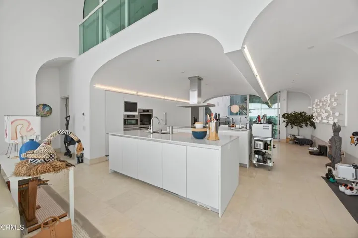 36-web-or-mls-Upmarketmedia_1211Cap-50