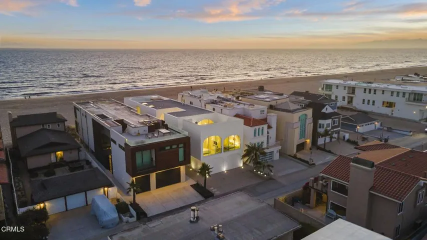 18-web-or-mls-Upmarketmedia_1211Cap-twi-