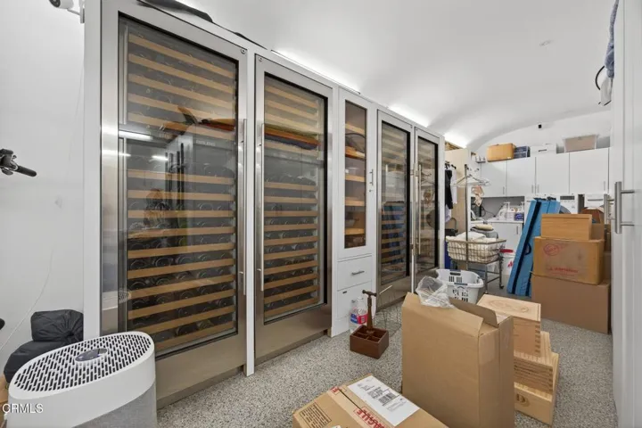 68-web-or-mls-Upmarketmedia_1211Cap-157