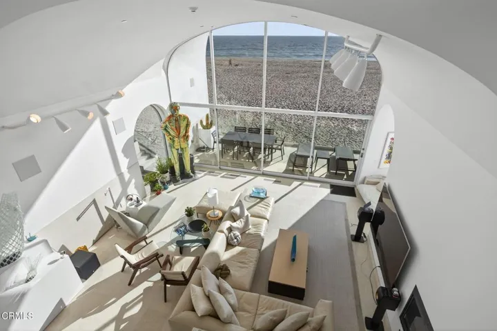 49-web-or-mls-Upmarketmedia_1211Cap-100