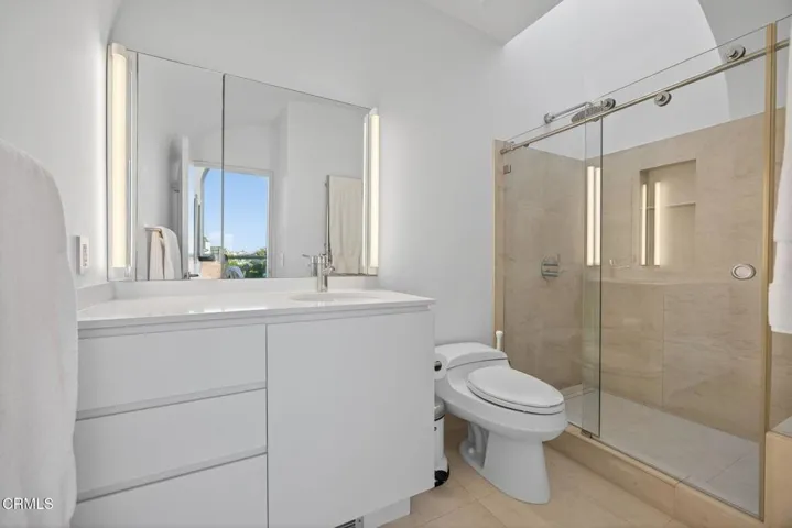 59-web-or-mls-Upmarketmedia_1211Cap-130