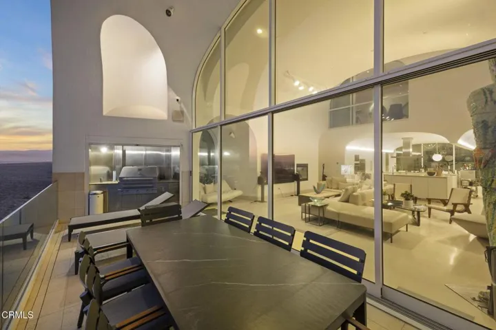 12-web-or-mls-Upmarketmedia_1211Cap-twi-